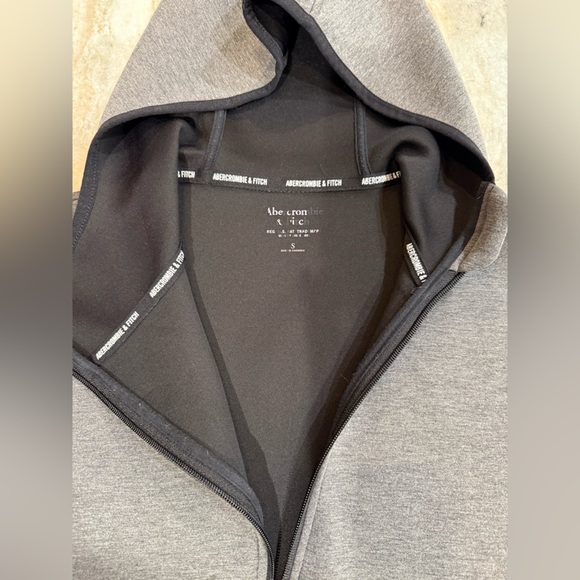 Women’s ABERCROMBIE & FITCH Neoprene activewear zip up hoodie- Size Small - Picture 10 of 11